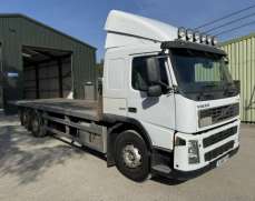 2005 Volvo FM9 300 6x2 Flatbed 